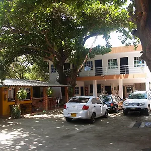  Hostal Almendros Colombia